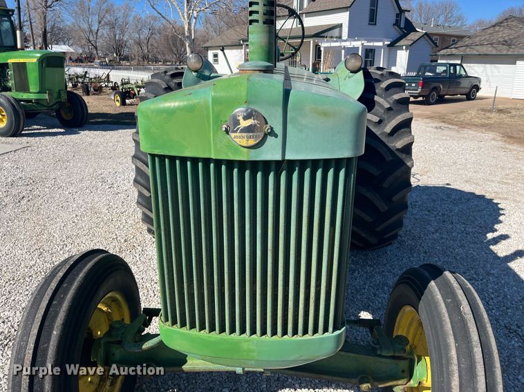 image for item DQ4085 1953 John Deere R  tractor