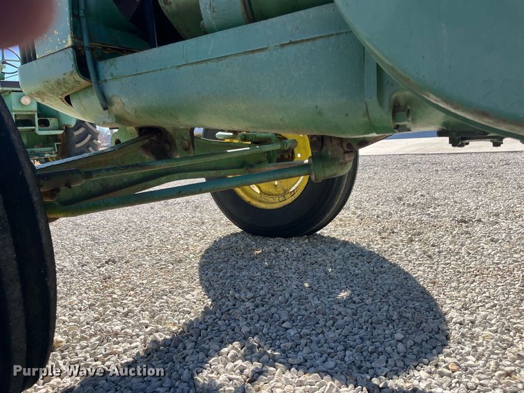 image for item DQ4085 1953 John Deere R  tractor