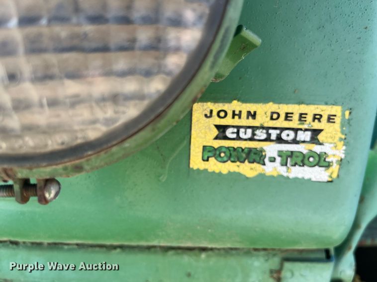image for item DQ4085 1953 John Deere R  tractor