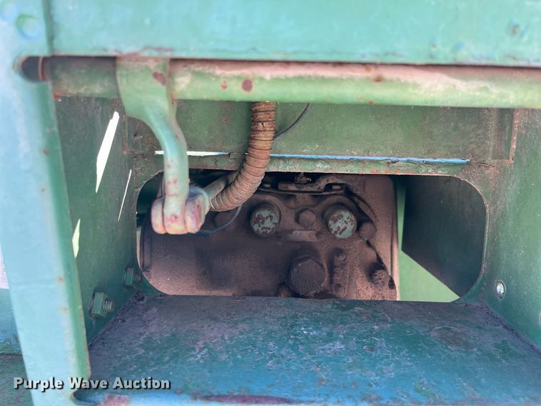 image for item DQ4085 1953 John Deere R  tractor