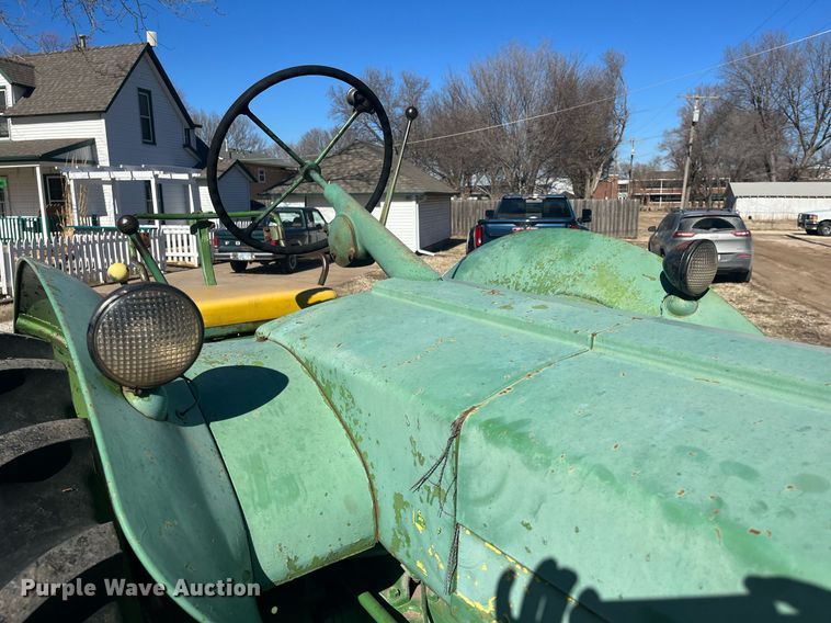 image for item DQ4085 1953 John Deere R  tractor