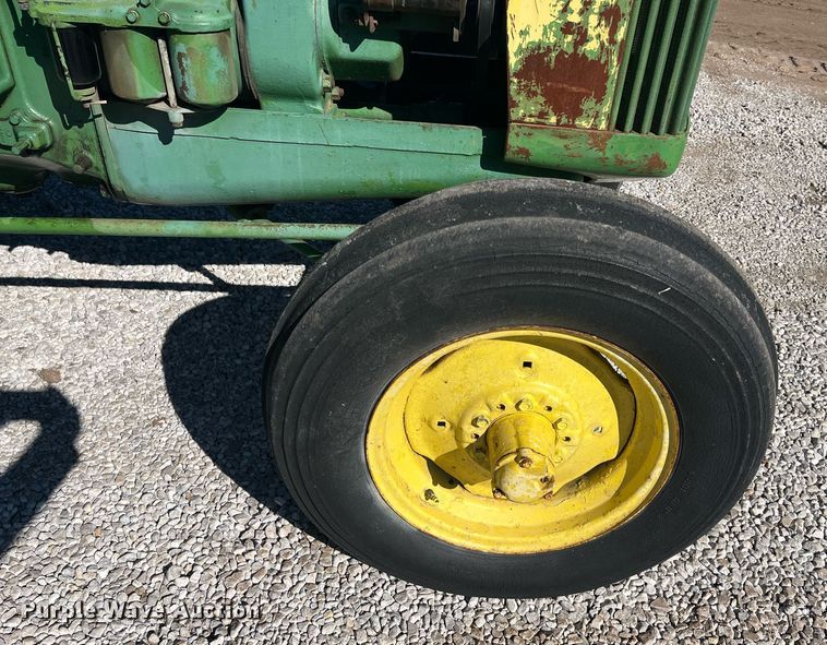 image for item DQ4085 1953 John Deere R  tractor