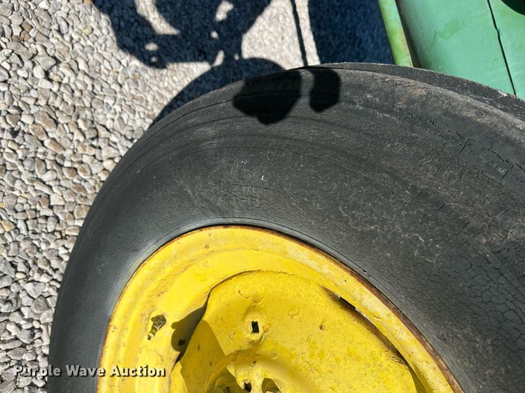 image for item DQ4085 1953 John Deere R  tractor