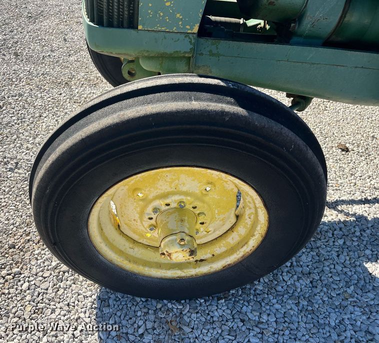 image for item DQ4085 1953 John Deere R  tractor