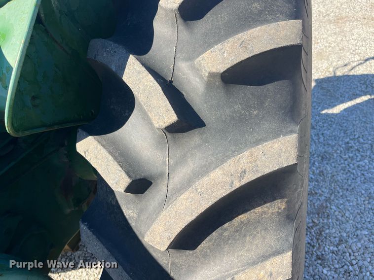 image for item DQ4085 1953 John Deere R  tractor