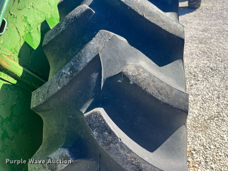 image for item DQ4085 1953 John Deere R  tractor