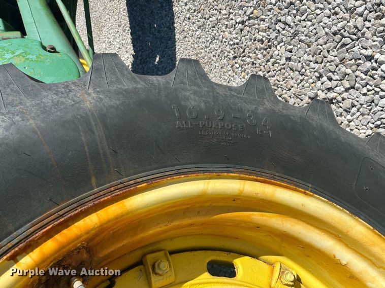 image for item DQ4085 1953 John Deere R  tractor