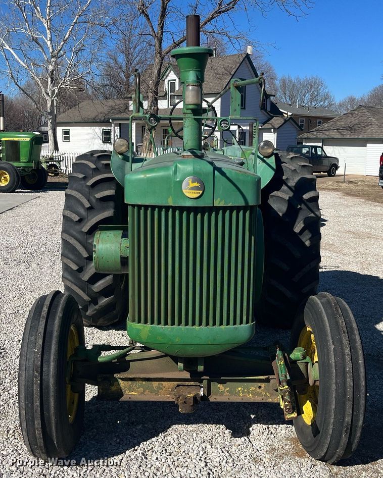 image for item DQ4086 1952 John Deere R  tractor