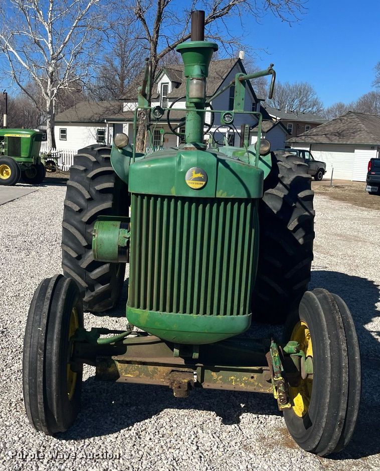 image for item DQ4086 1952 John Deere R  tractor