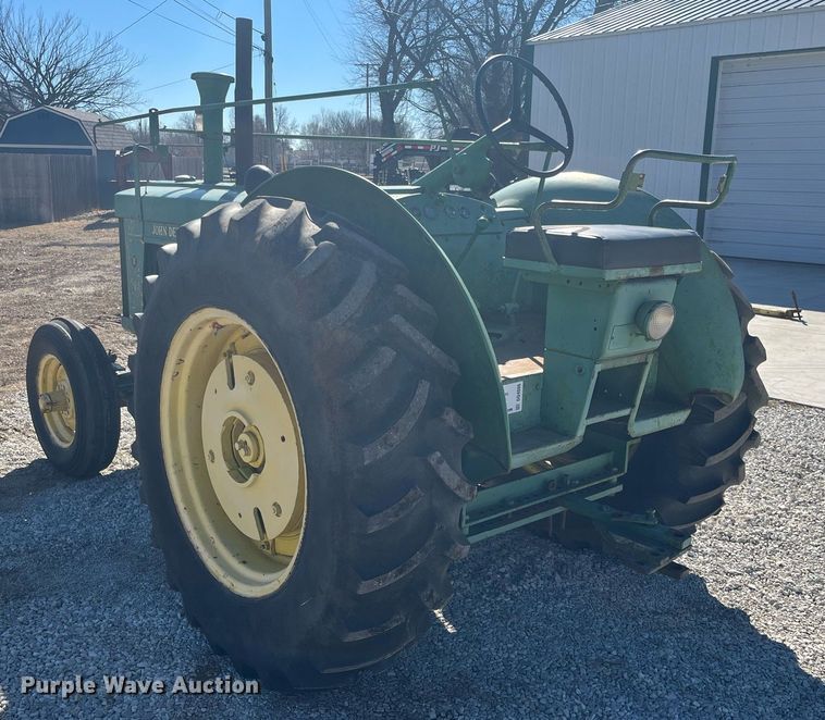 image for item DQ4086 1952 John Deere R  tractor