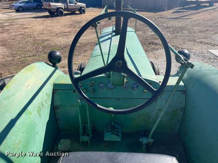 image for item DQ4086 1952 John Deere R  tractor