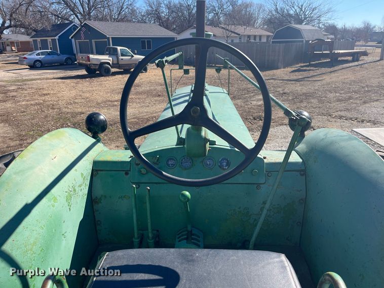 image for item DQ4086 1952 John Deere R  tractor