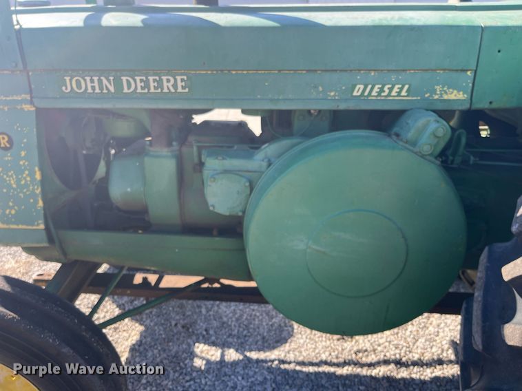 image for item DQ4086 1952 John Deere R  tractor
