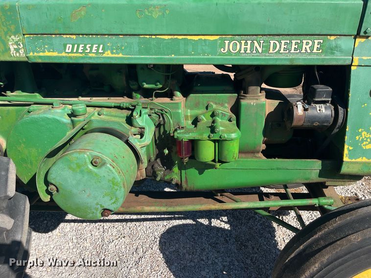 image for item DQ4086 1952 John Deere R  tractor