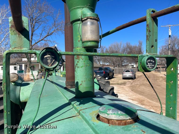 image for item DQ4086 1952 John Deere R  tractor