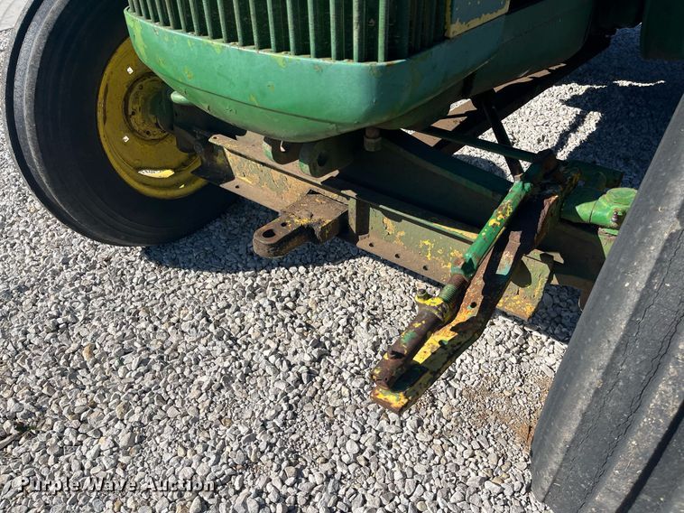 image for item DQ4086 1952 John Deere R  tractor