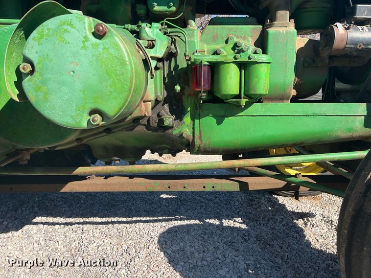 image for item DQ4086 1952 John Deere R  tractor