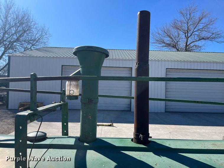 image for item DQ4086 1952 John Deere R  tractor