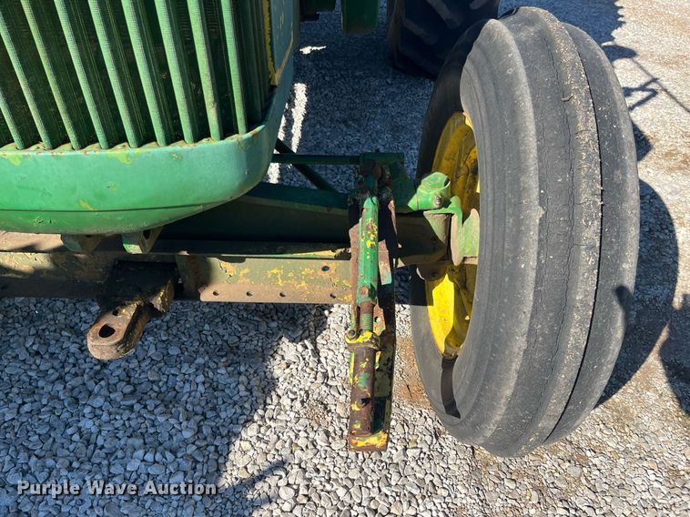 image for item DQ4086 1952 John Deere R  tractor
