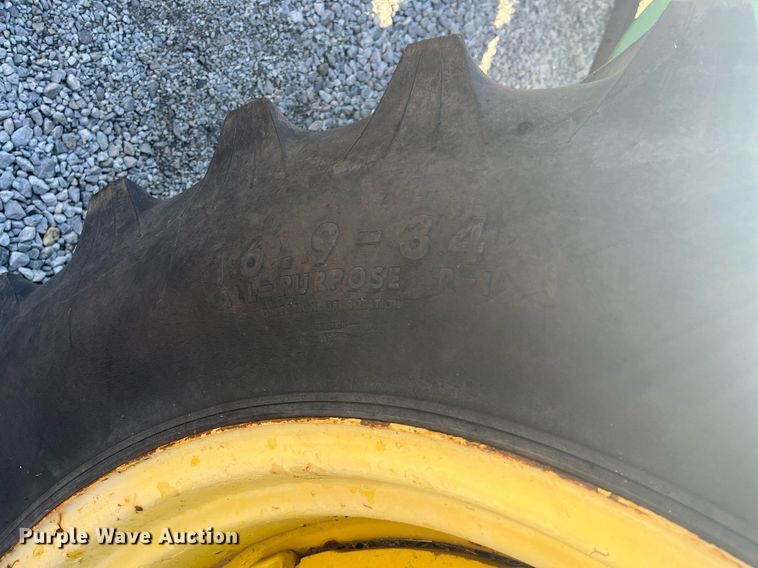 image for item DQ4086 1952 John Deere R  tractor