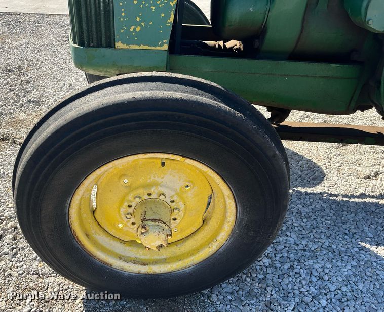 image for item DQ4086 1952 John Deere R  tractor