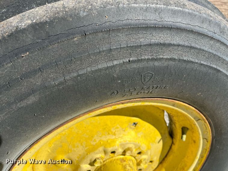 image for item DQ4086 1952 John Deere R  tractor