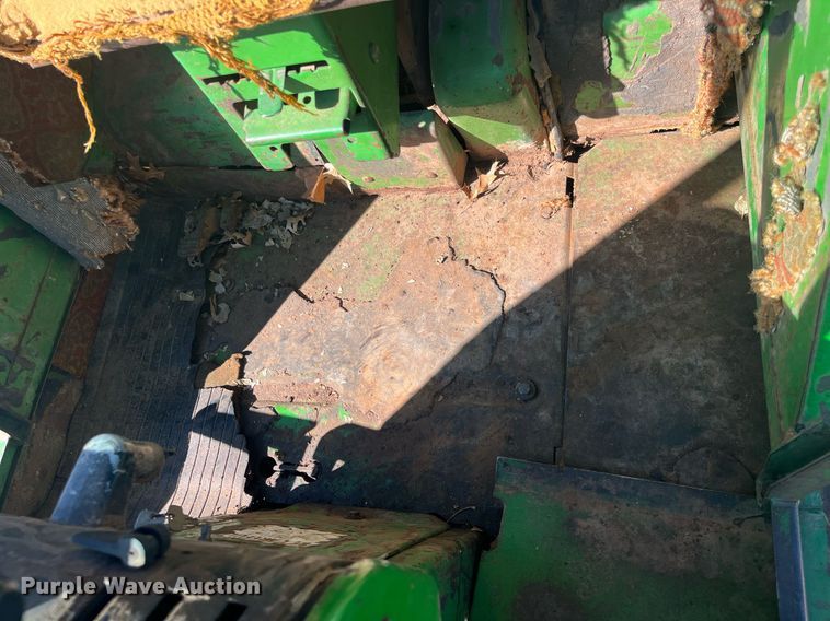 image for item DQ4087 1970 John Deere 5020  tractor