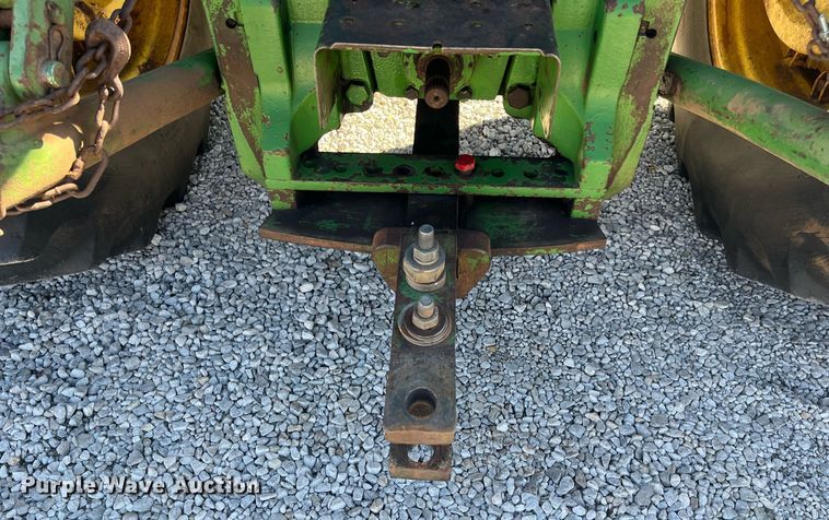 image for item DQ4087 1970 John Deere 5020  tractor