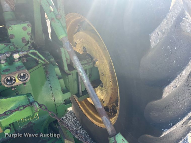 image for item DQ4087 1970 John Deere 5020  tractor