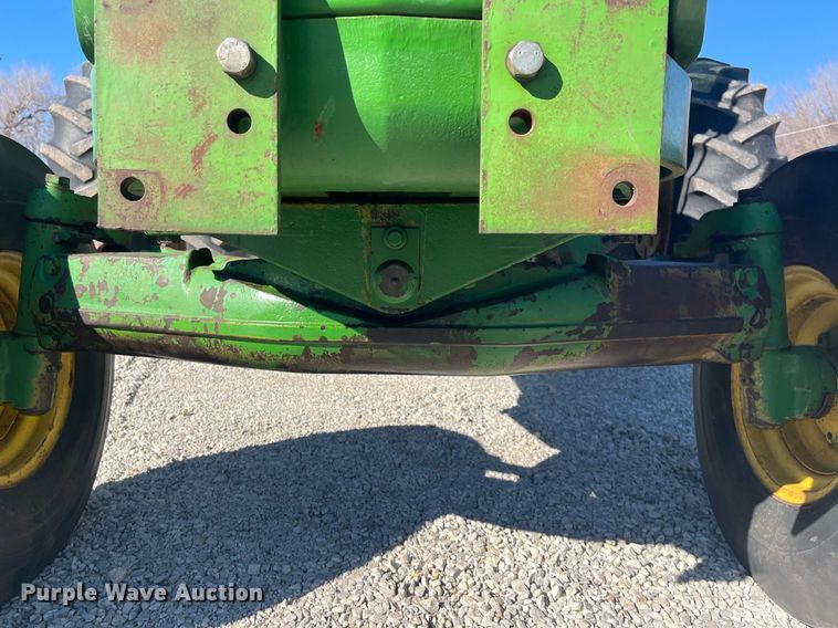 image for item DQ4087 1970 John Deere 5020  tractor