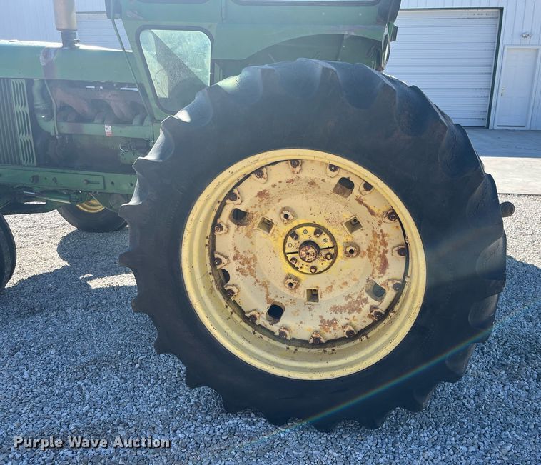 image for item DQ4087 1970 John Deere 5020  tractor