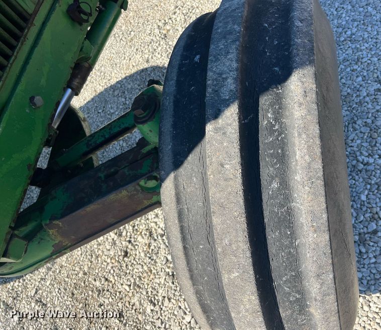 image for item DQ4087 1970 John Deere 5020  tractor