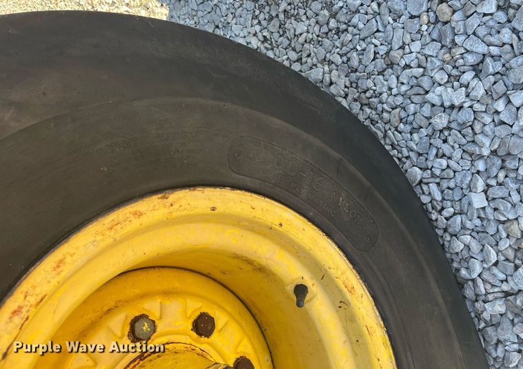 image for item DQ4087 1970 John Deere 5020  tractor