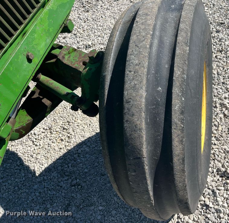 image for item DQ4087 1970 John Deere 5020  tractor