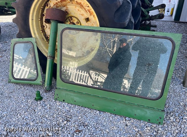 image for item DQ4087 1970 John Deere 5020  tractor