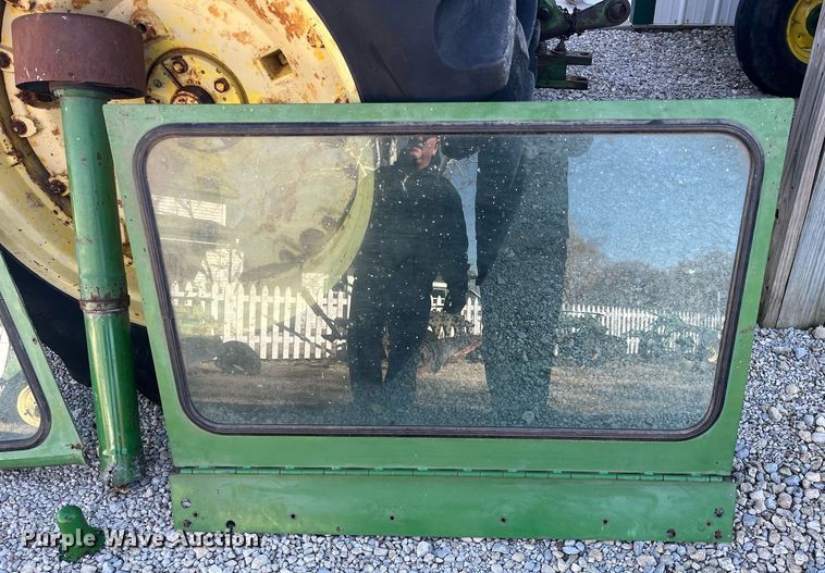 image for item DQ4087 1970 John Deere 5020  tractor