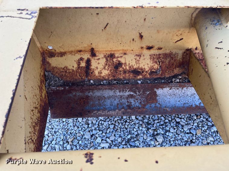 image for item DQ4088 Brown  box blade