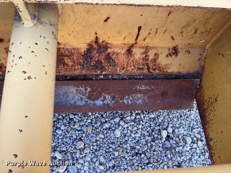 image for item DQ4088 Brown  box blade