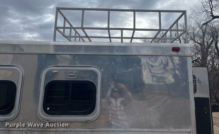 image for item DQ4089 1998 Cherokee Industries  livestock trailer