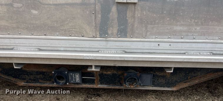 image for item DQ4089 1998 Cherokee Industries  livestock trailer