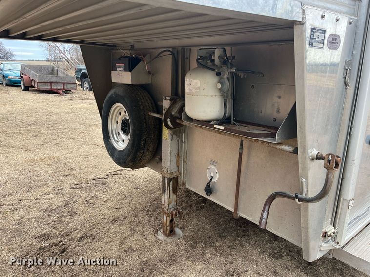 image for item DQ4089 1998 Cherokee Industries  livestock trailer