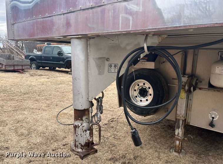 image for item DQ4089 1998 Cherokee Industries  livestock trailer