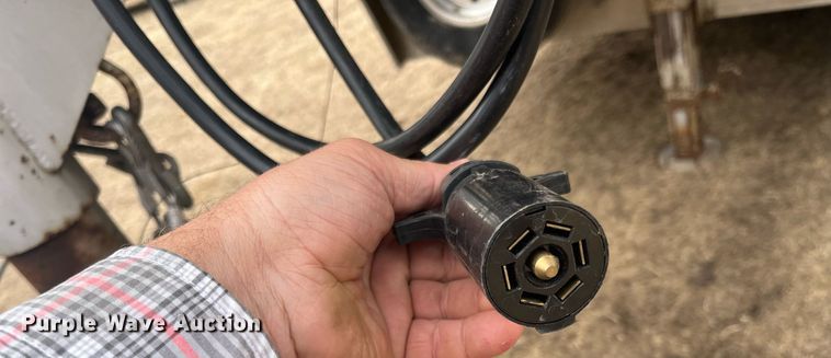 image for item DQ4089 1998 Cherokee Industries  livestock trailer