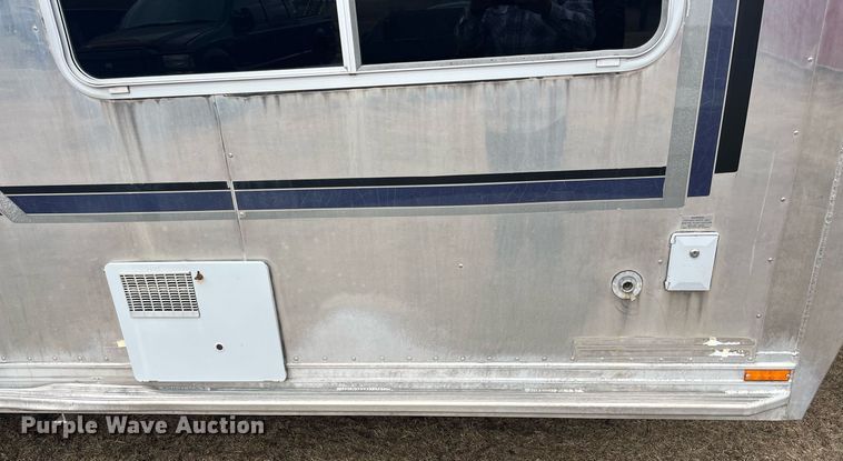 image for item DQ4089 1998 Cherokee Industries  livestock trailer