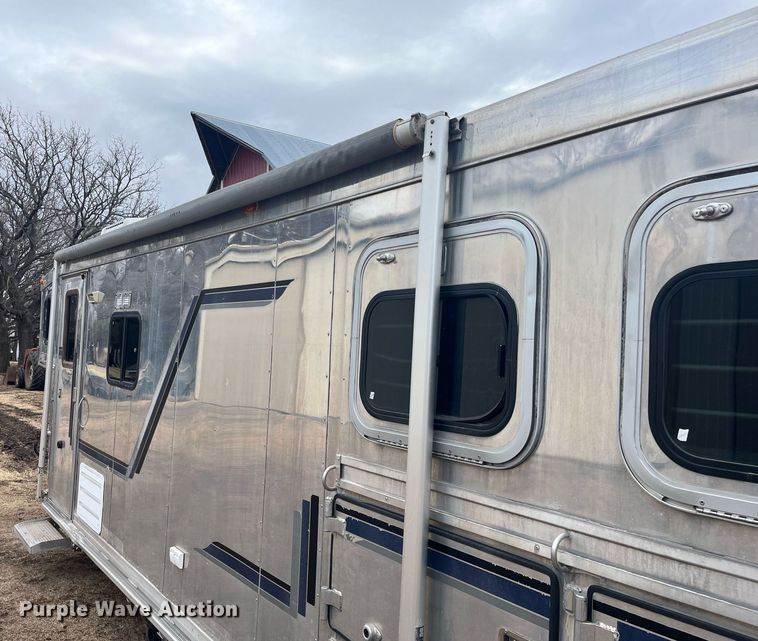 image for item DQ4089 1998 Cherokee Industries  livestock trailer