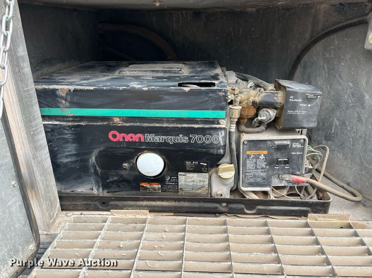 image for item DQ4089 1998 Cherokee Industries  livestock trailer