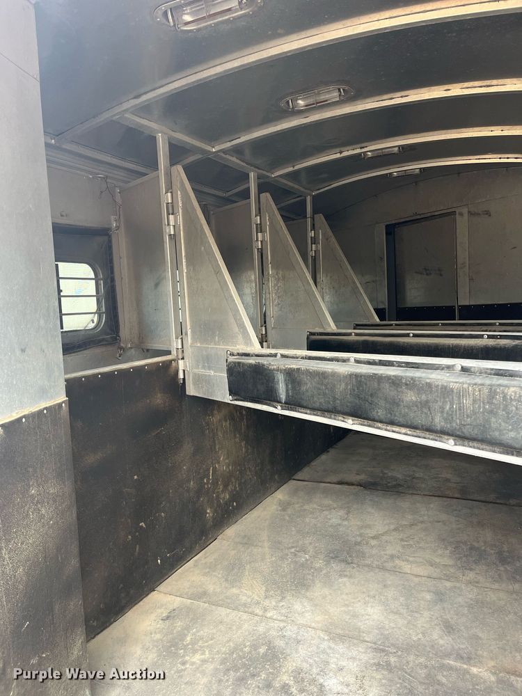 image for item DQ4089 1998 Cherokee Industries  livestock trailer
