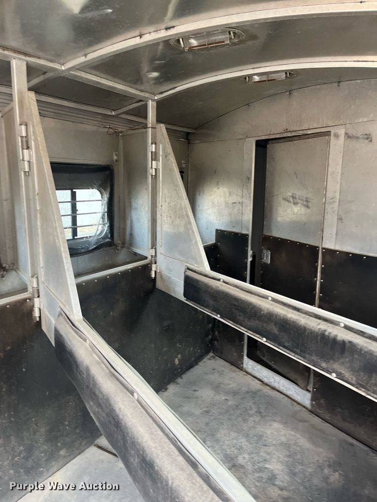 image for item DQ4089 1998 Cherokee Industries  livestock trailer