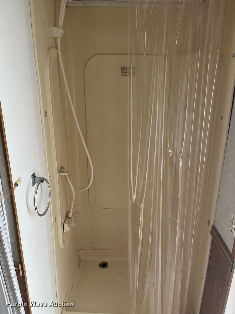 image for item DQ4089 1998 Cherokee Industries  livestock trailer