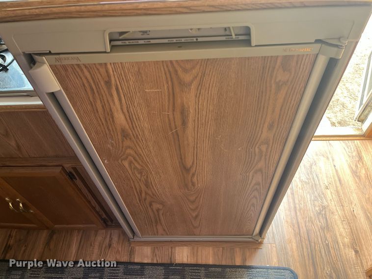 image for item DQ4089 1998 Cherokee Industries  livestock trailer